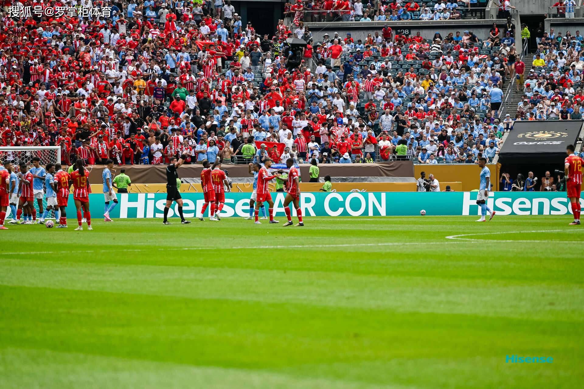 曼城开场5分钟连进两球，AC米兰防线形同虚设！的简单介绍