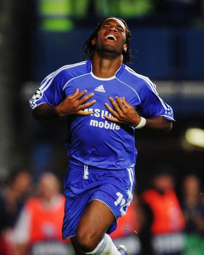  德罗巴回归赛场，逆转首场状态亮眼，独行侠观众沸腾！